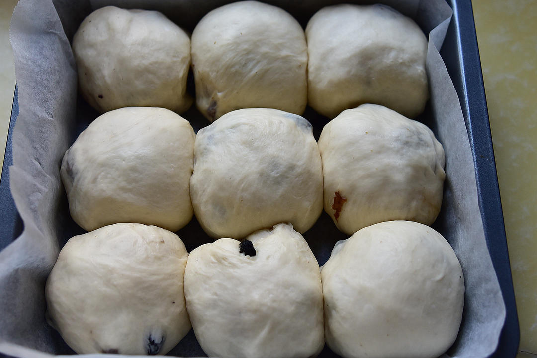 【小甜甜葡萄干砂糖餐包的做法步骤图】supersuper超超超-制作