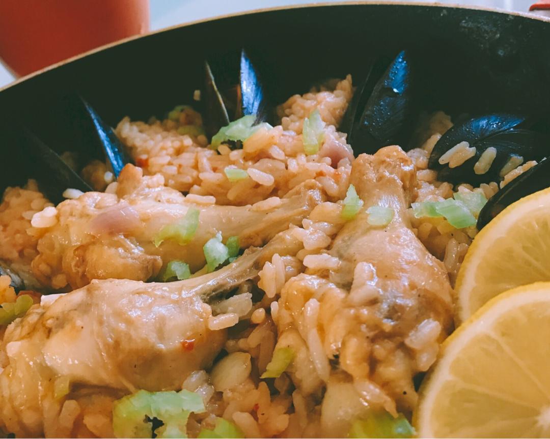 没有藏红花的西班牙海鲜饭