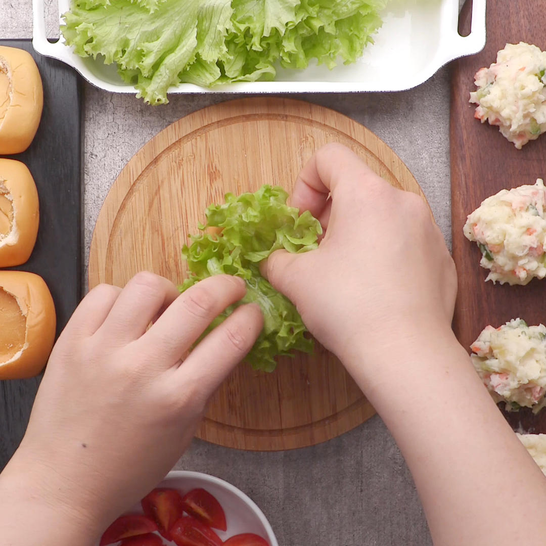 【花环沙拉包的做法视频_花环沙拉包的做法步骤】-制作