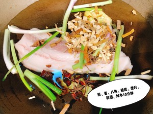 烤箱版:烧花腩的做法 步骤1