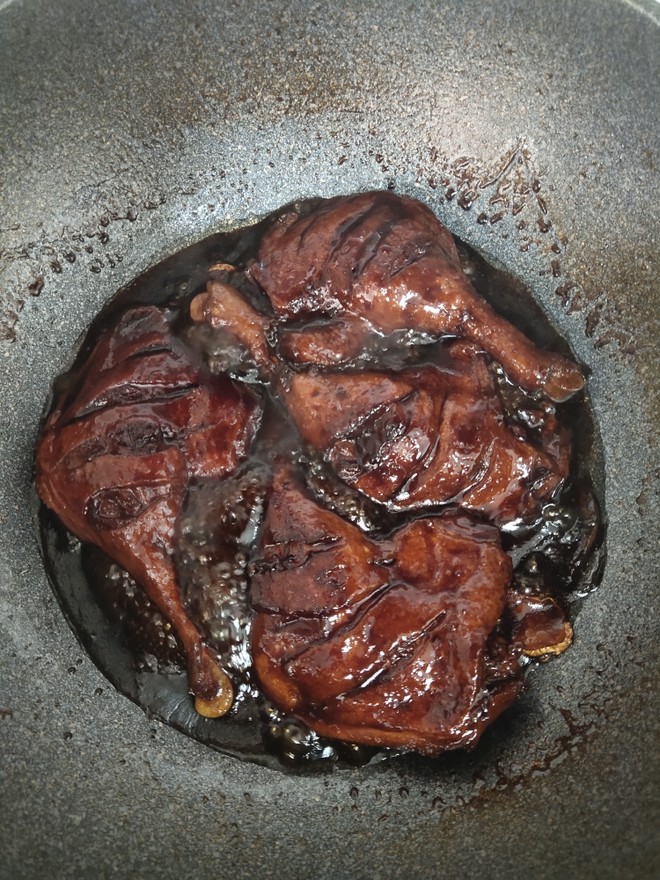 红烧酱鸭腿的做法