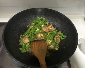 超级下饭的辣椒炒肉的做法 步骤5