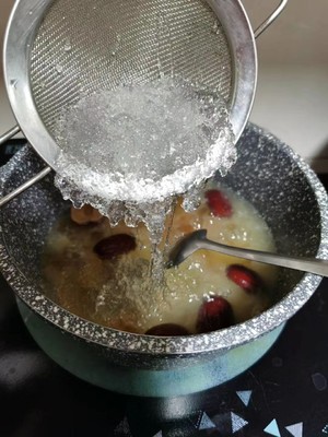 美容补水的雪燕桃胶皂角米的做法 步骤4