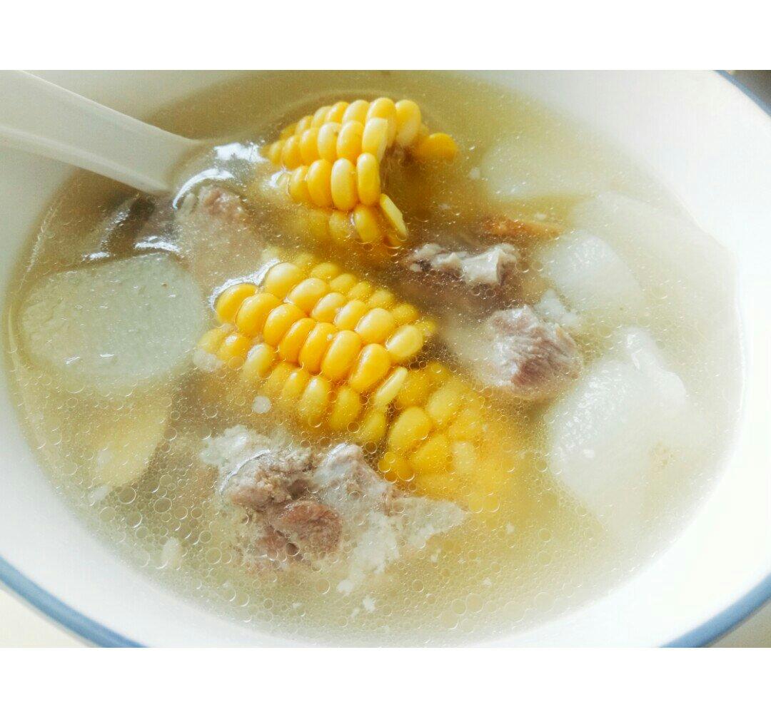 饕鬄食做的山药玉米排骨汤
