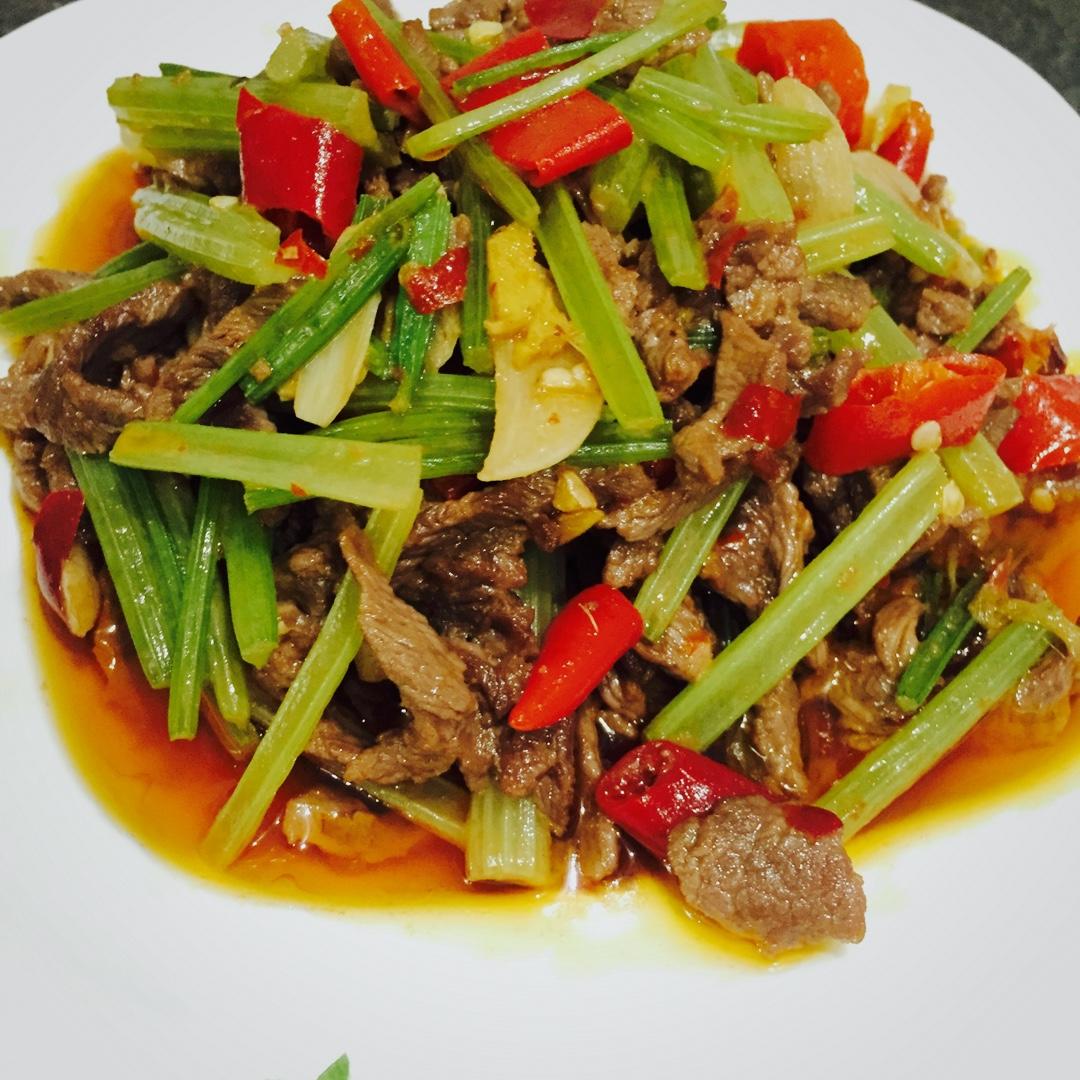 miss彩彩彩做的芹菜炒牛肉