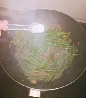 适合夏天的豆角炒肉的做法 步骤15