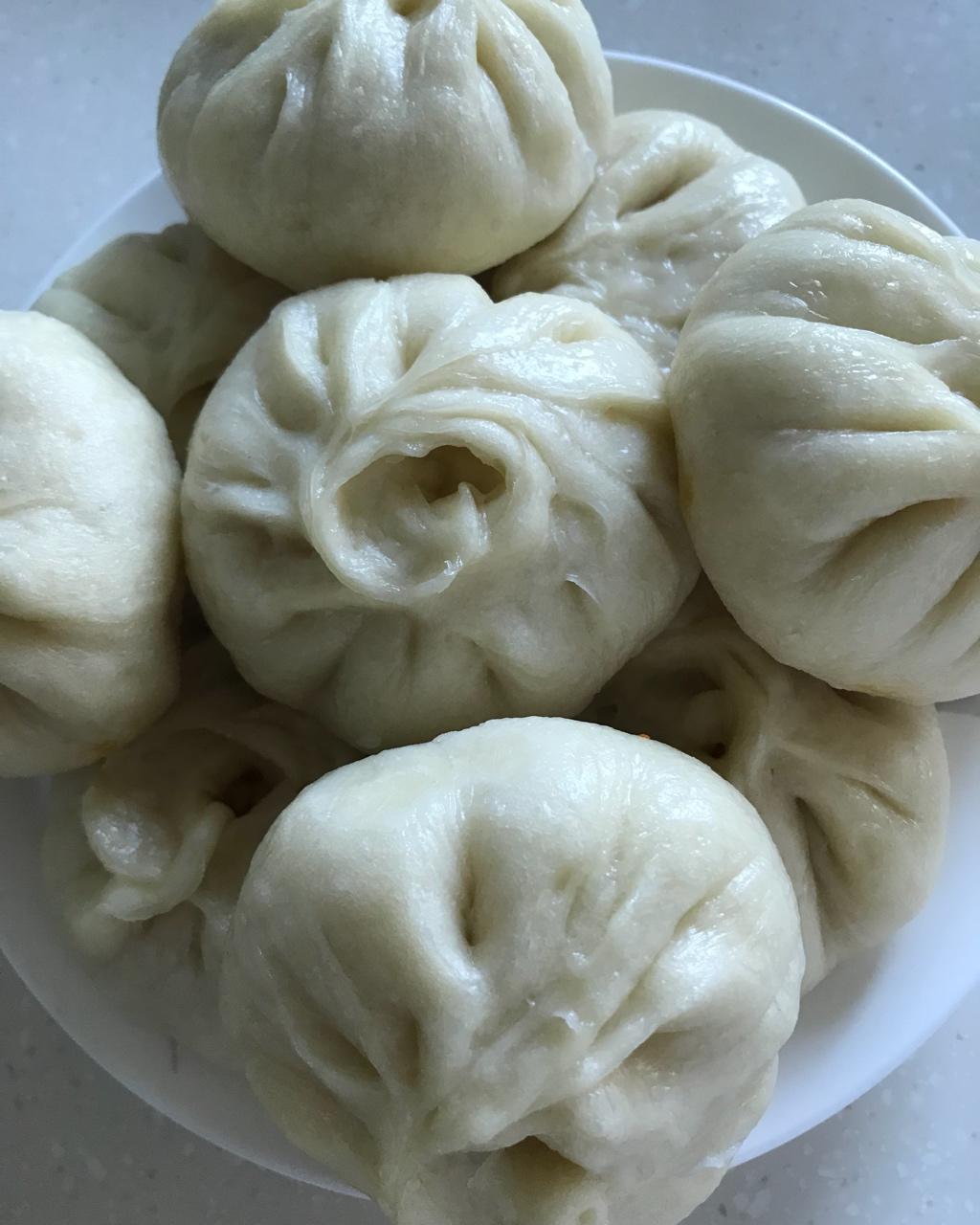 一弯做的胡萝卜木耳鸡蛋素包子