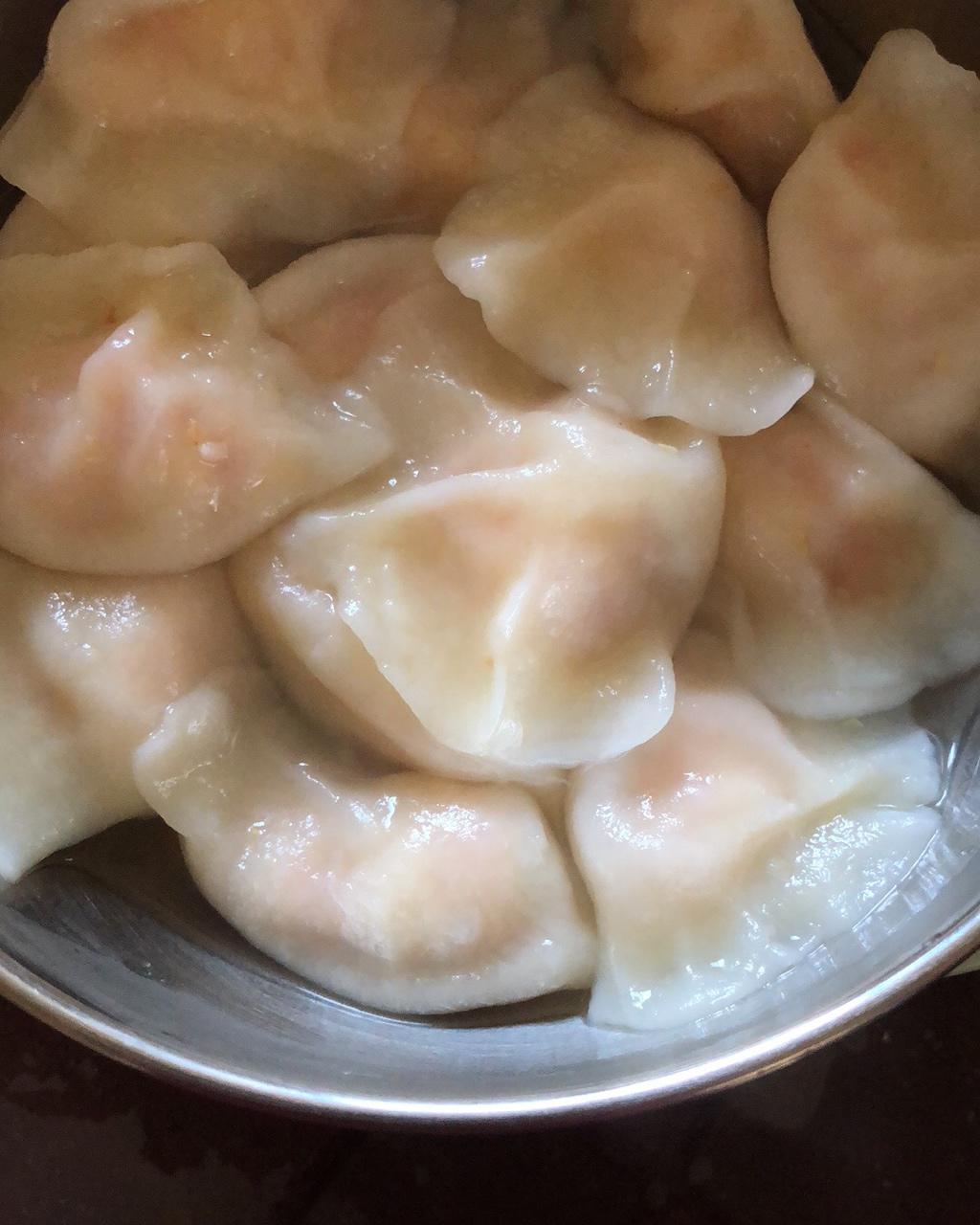 诺妈嘛做的胡萝卜虾仁水饺