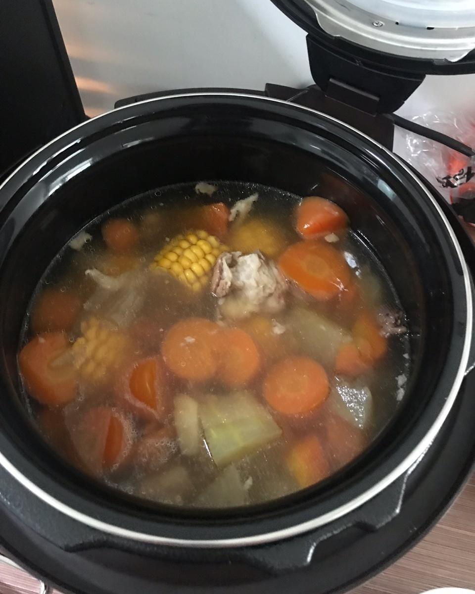 傻啦吧唧的小土豆做的萝卜排骨汤(高压锅版)