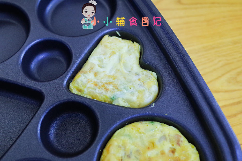 9个月以上牛油果虾仁鸡蛋饼的做法 步骤5