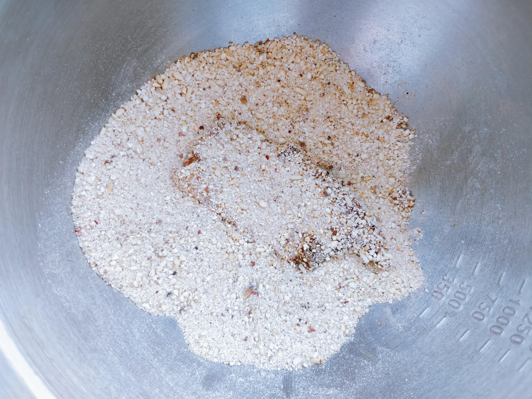 粉蒸肉(带皮猪五花,偏甜口)的做法 步骤9