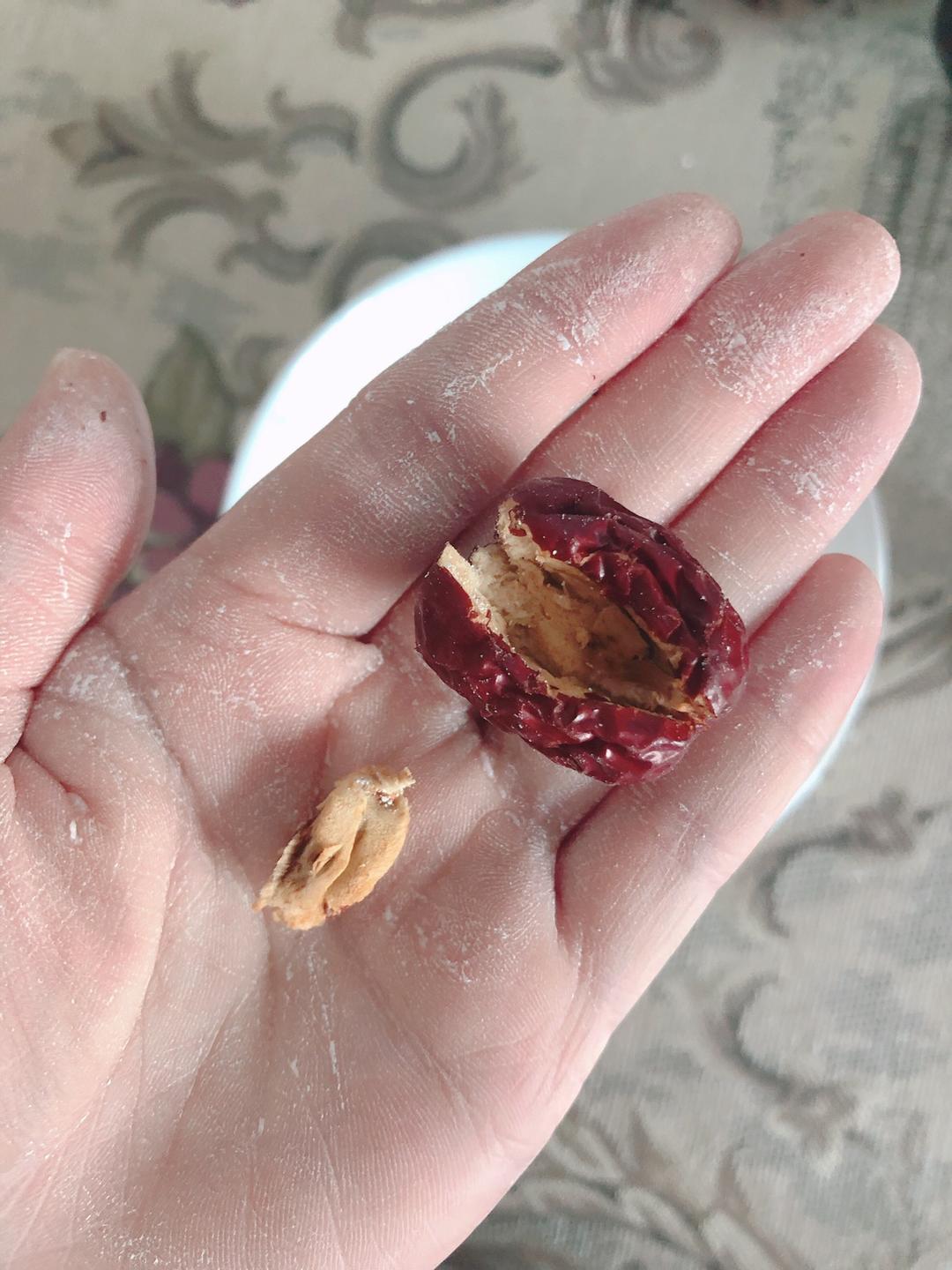 2岁宝宝辅食-红枣糯米抱抱果的做法 步骤2