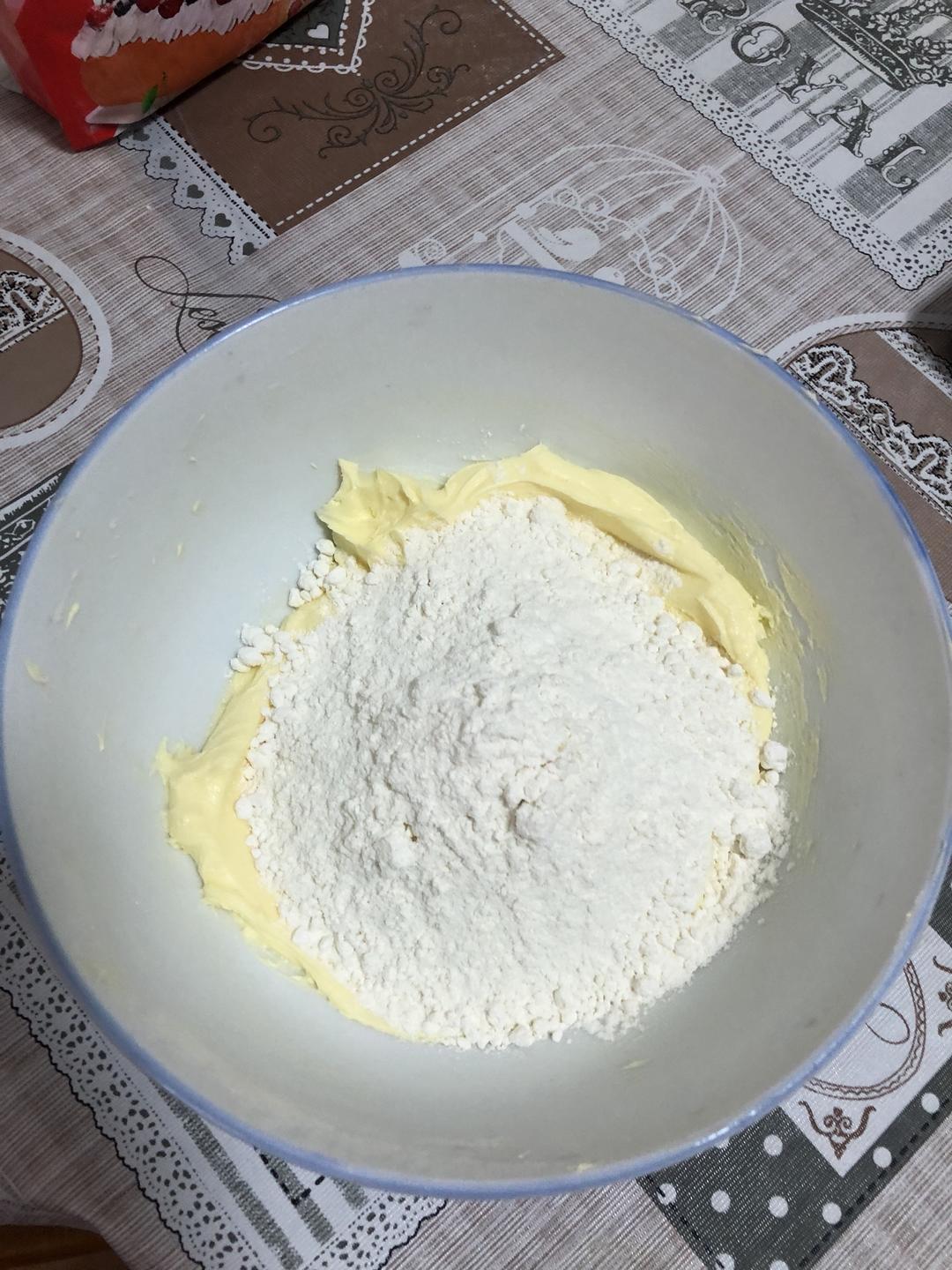 【附赠蛋白糖的萨芭雍苹果派的做法步骤图】吃饭不容易-制作