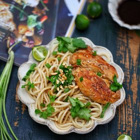 想不好吃都难的--酸甜清爽青柠鸡胸肉凉面!gif小