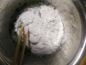 简单好做的菠菜饼的做法 步骤4