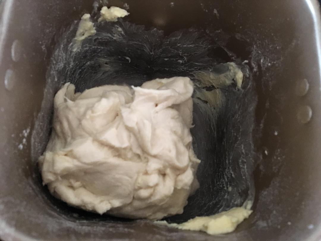 【爆浆卡仕达餐包的做法步骤图，怎么做好吃】啾啾啾啾啾-制作