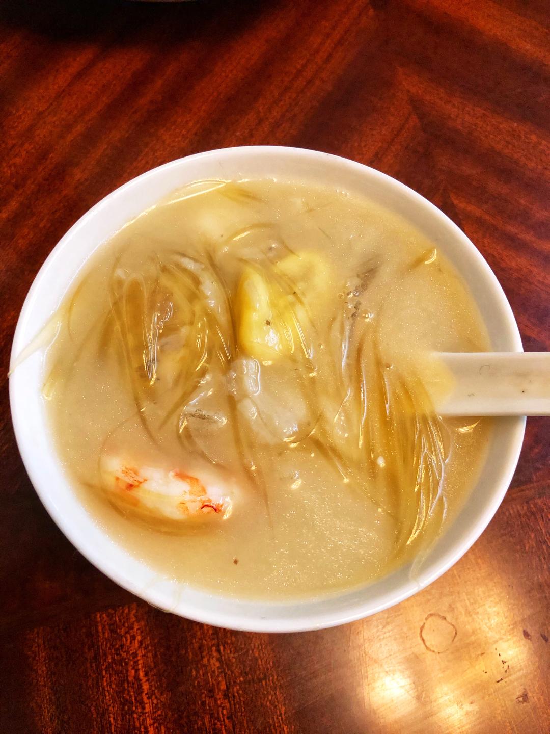 花胶鱼翅海鲜汤