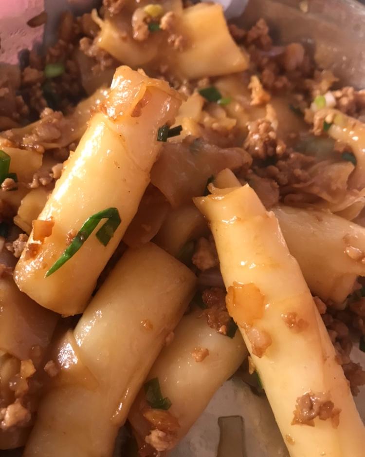 l连子做的豉油皇炒猪肠粉