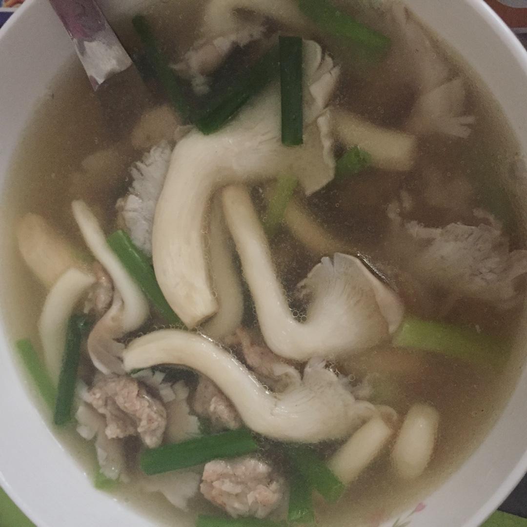 wuyan君做的平菇肉末汤