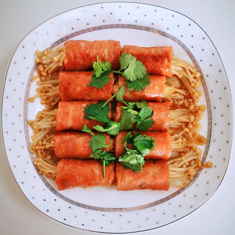 一个人也要好好吃饭吖7做的金针菇培根卷
