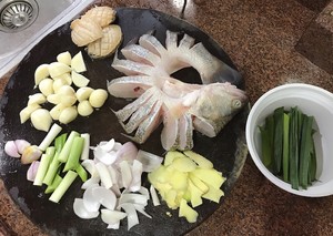 河鲜海鲜齐齐窝的做法 步骤2