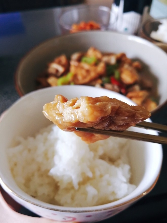 超级下饭的油豆泡烧肉的做法