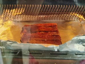 鳗鱼伴饭团??一人份的做法 步骤4