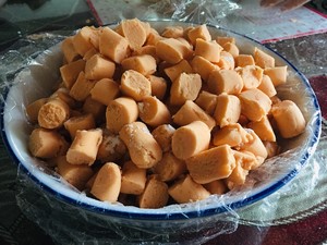 只要你不怕烫:芋圆1号(红薯芋圆仙草红豆桂圆)的做法 步骤4