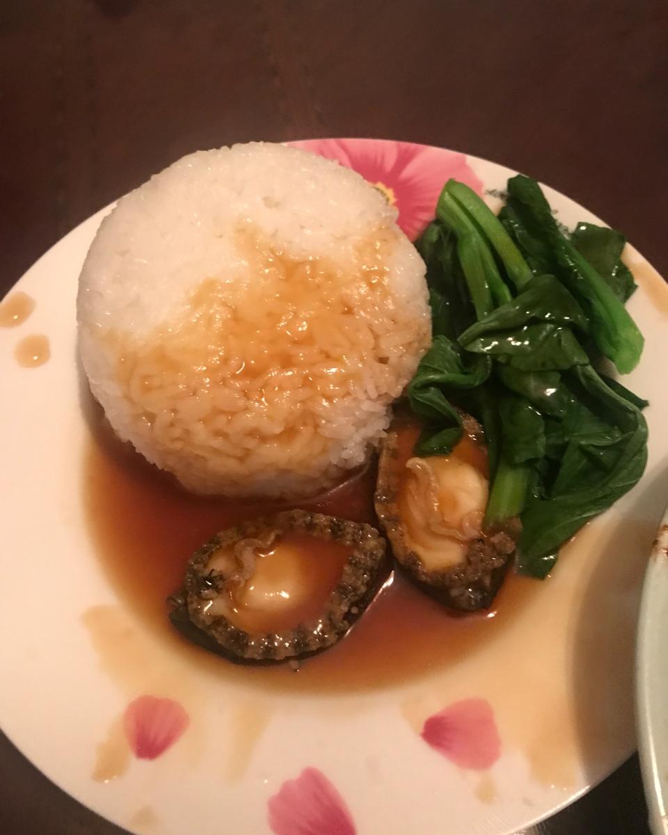 衣啦啦做的家常鲍鱼捞饭