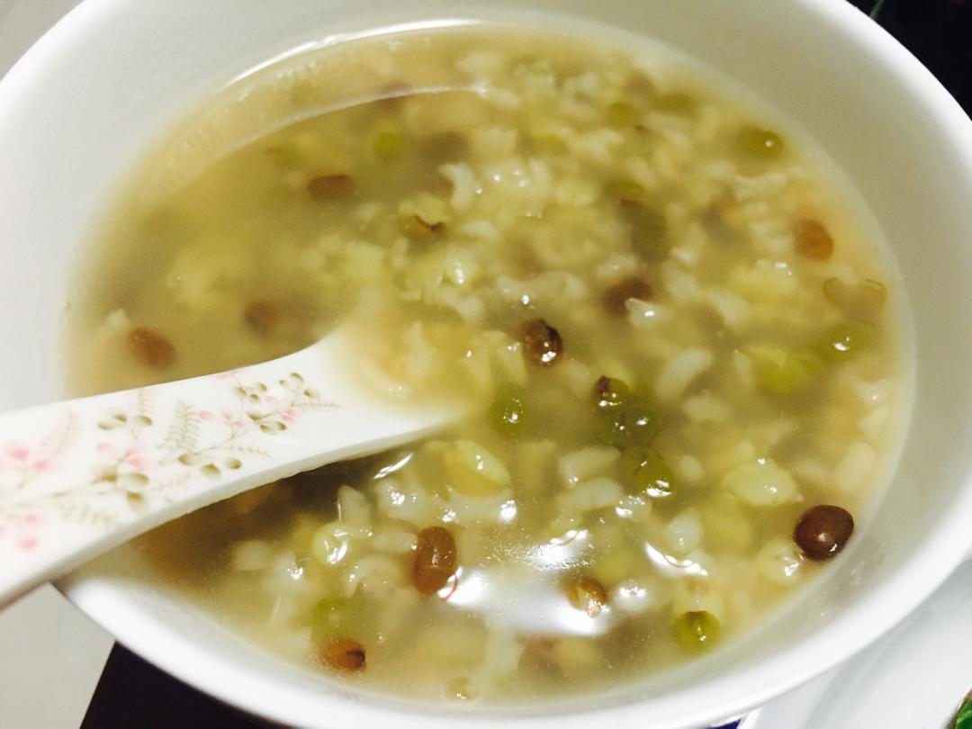陈家小厨娘做的绿豆粥