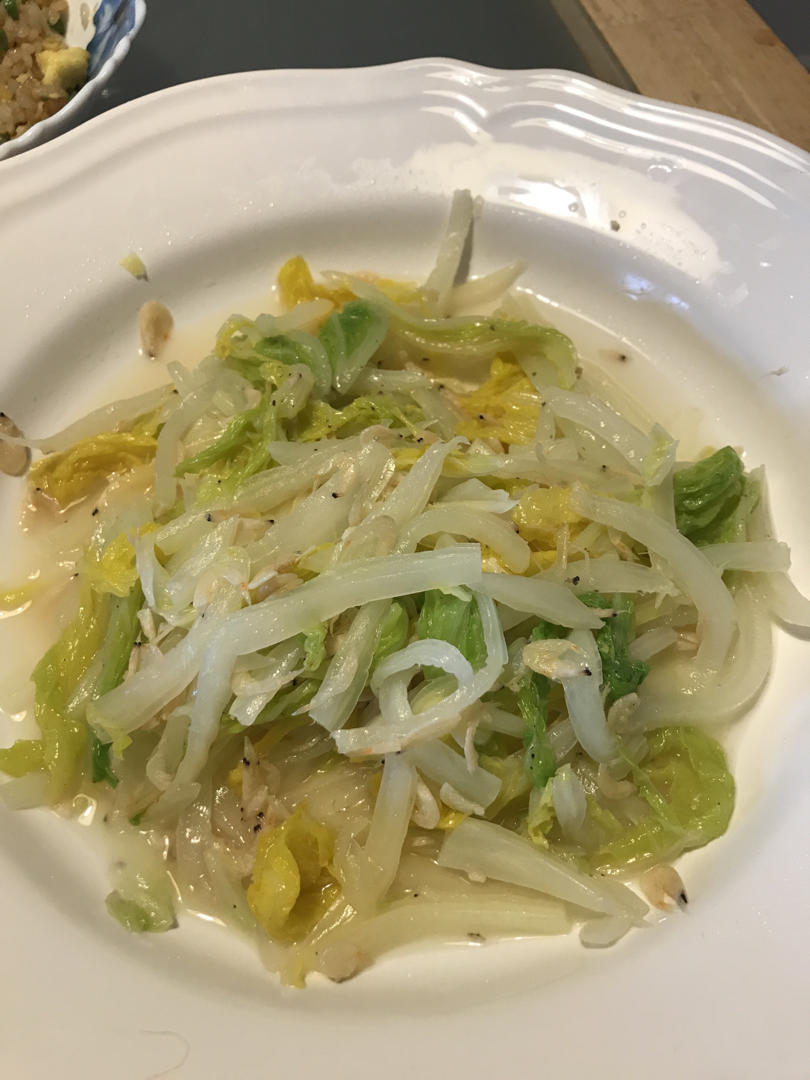虾皮炒白菜,鲜的很啊