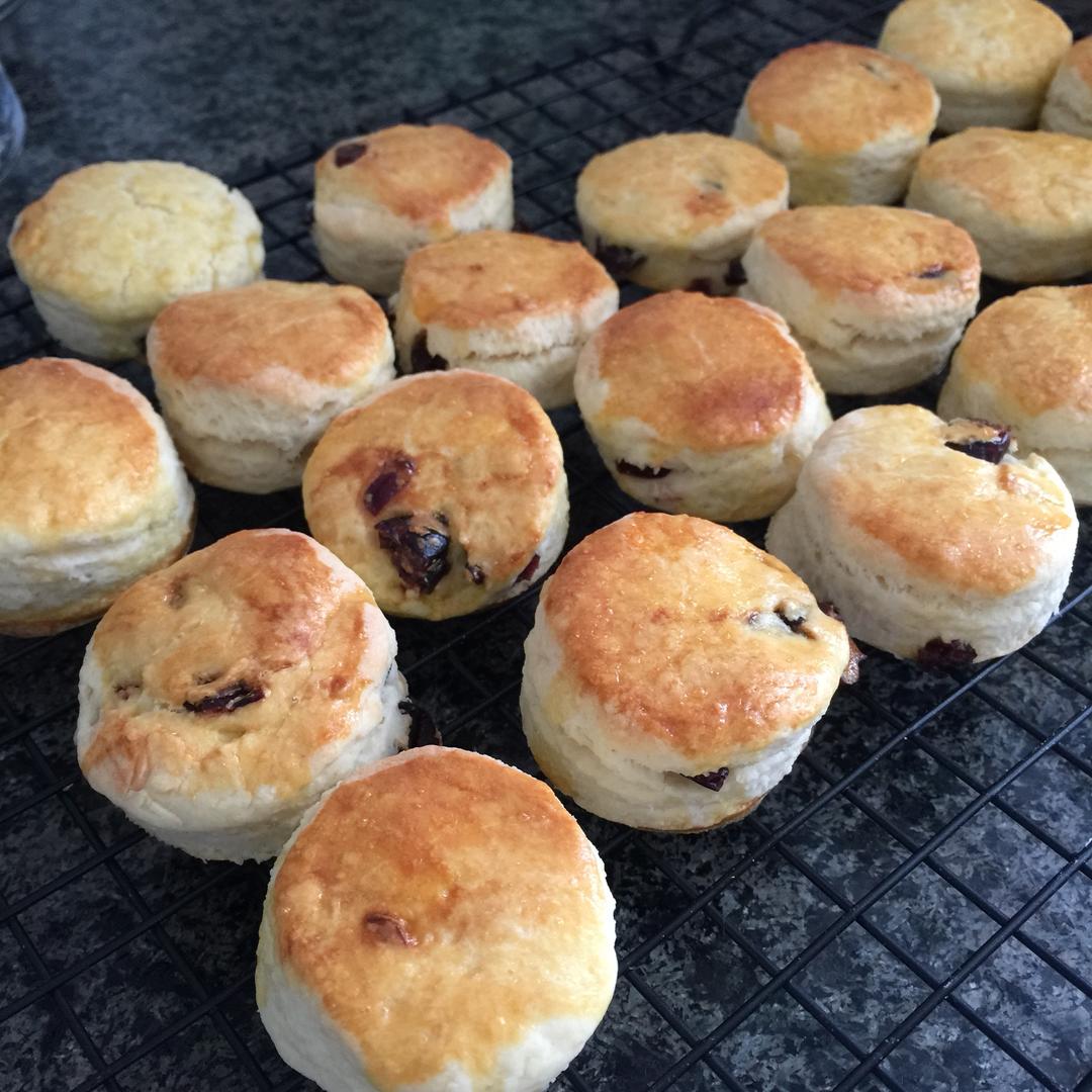 【超级快手美味的英式司康的做法步骤图】柳飘扬-制作