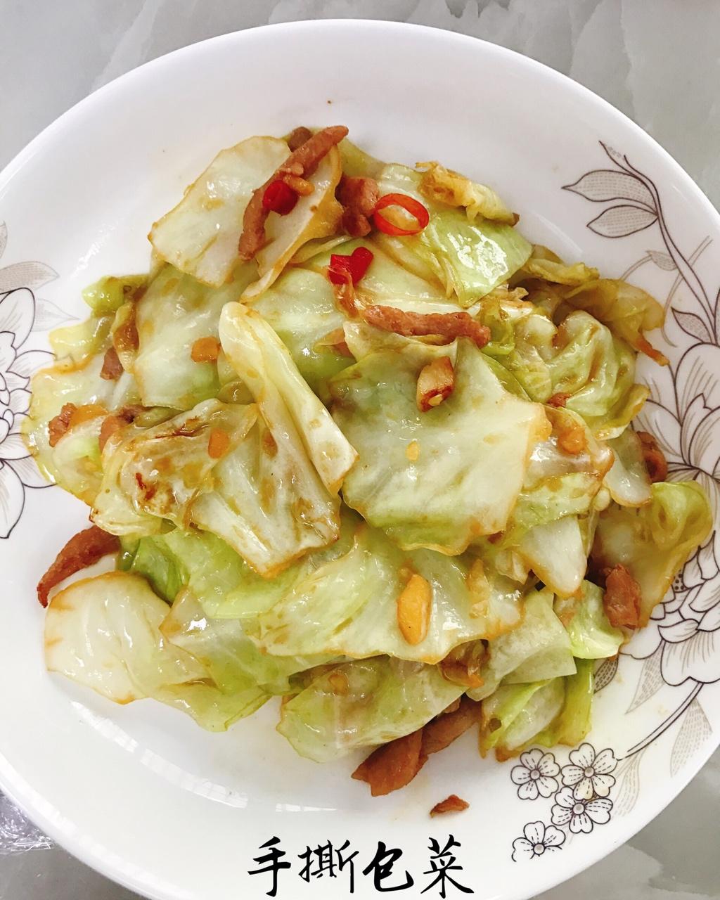 家常菜 手撕包菜 我要飞飞飞的更高做的手撕包菜