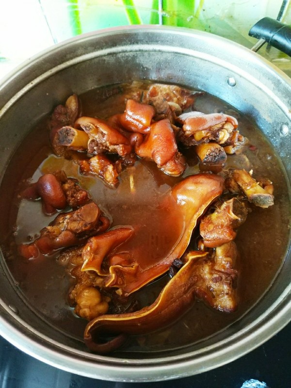 呢喃馨语做的卤肉
