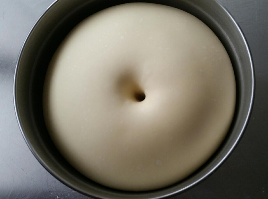 【花朵香肠餐包的做法步骤图，怎么做好吃】针织姐-制作