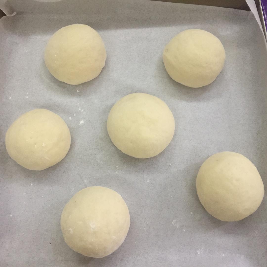 【奶酪土豆餐包的做法步骤图，怎么做好吃】小鱼咩咩-制作