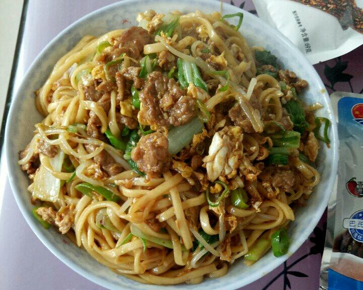 家常肉丝鸡蛋炒面