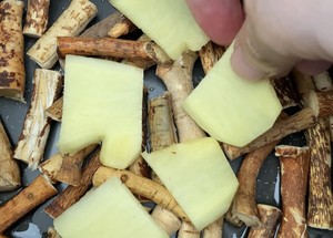 五指毛桃焗鸡的做法 步骤6