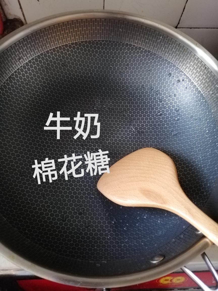 入口即化的棉花糖巧克力布丁的做法 步骤2