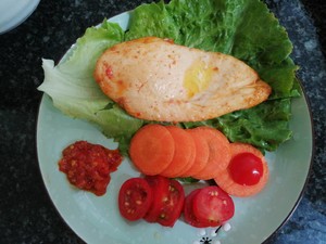 Grilled chicken breast with red pepper butter 红辣椒黄油烤鸡胸肉的做法 步骤6