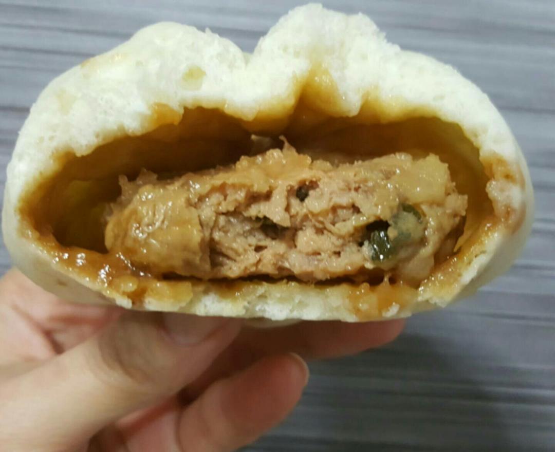 啊呀阿拉蕾做的松软多汁的肉包子
