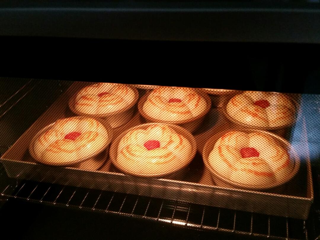 【花朵香肠餐包的做法步骤图，怎么做好吃】针织姐-制作