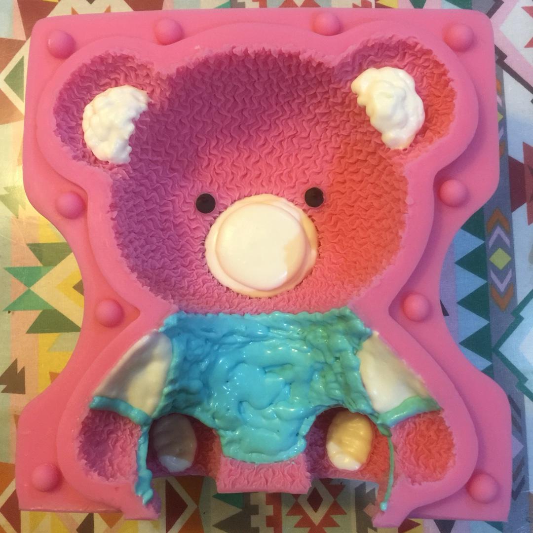 【安安4岁生日立体熊蛋糕的做法步骤图】麻麻猪-制作