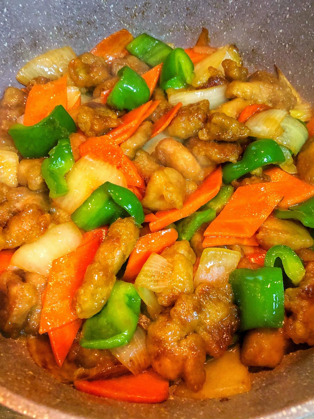酱汁浓郁下饭菜.东北溜肉段