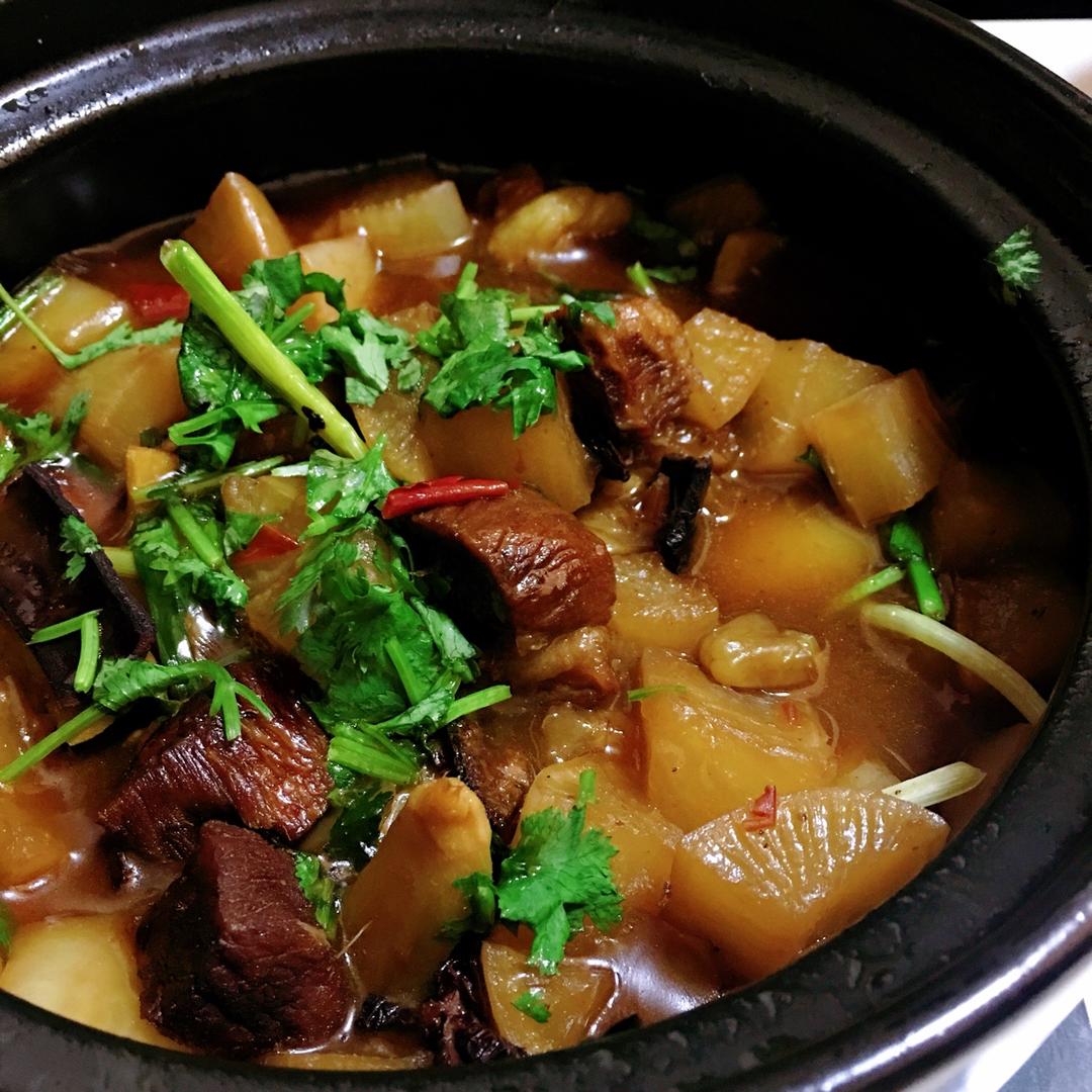 娜胖草莓做的厨师长教你:"萝卜烧牛肉"的川味版做法,肉香四溢软烂入味