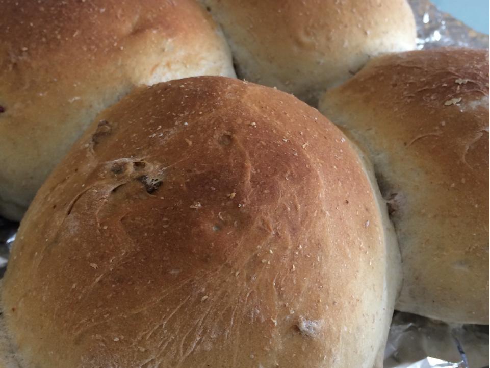 【无油无糖小餐包的做法步骤图，怎么做好吃】田小芯吧-制作