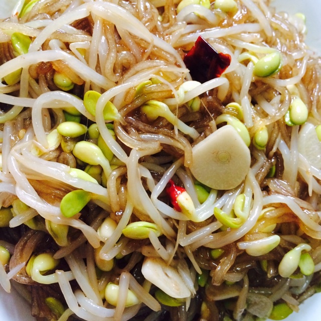 毛毛娘做的黄豆芽炒粉条