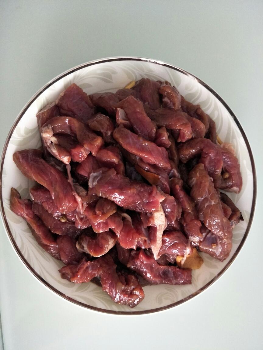好吃的孜然牛肉干的做法 步骤4