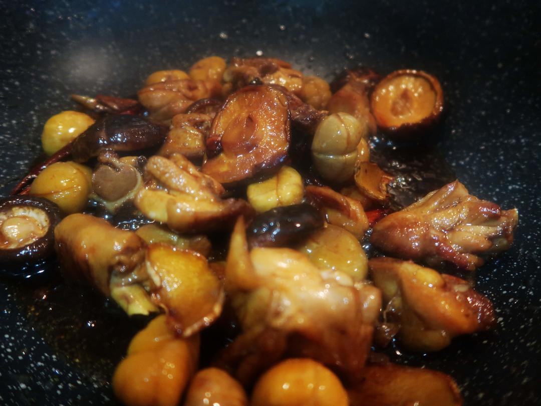 快手午餐便当饭盒——板栗烧鸡和炒时蔬