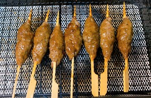 深夜食堂之烤牛肉丸串烧的做法 步骤10